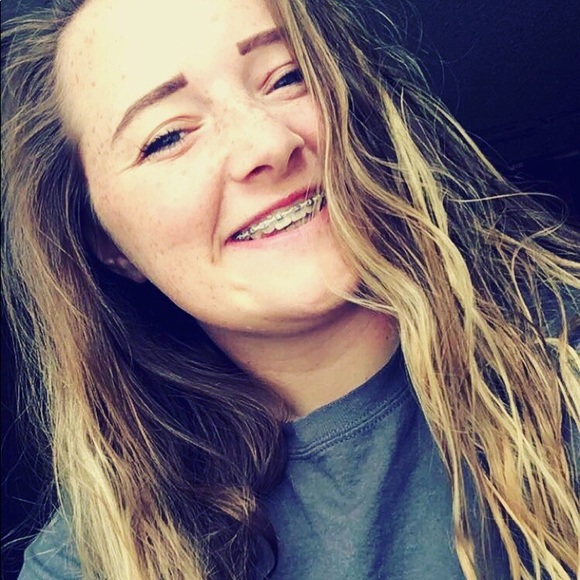 Meet your Posher, Claire - Picture 1 of 1